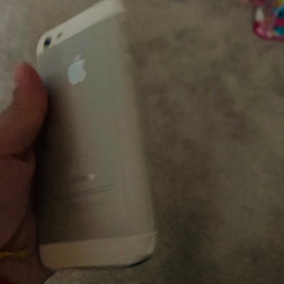 Apple - Picture 4 of 8